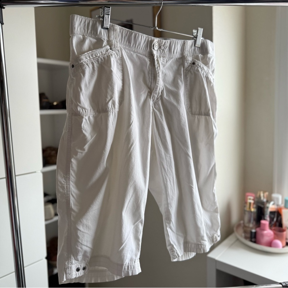 Lee Women’s White Bermuda Cargo Shorts with Pockets